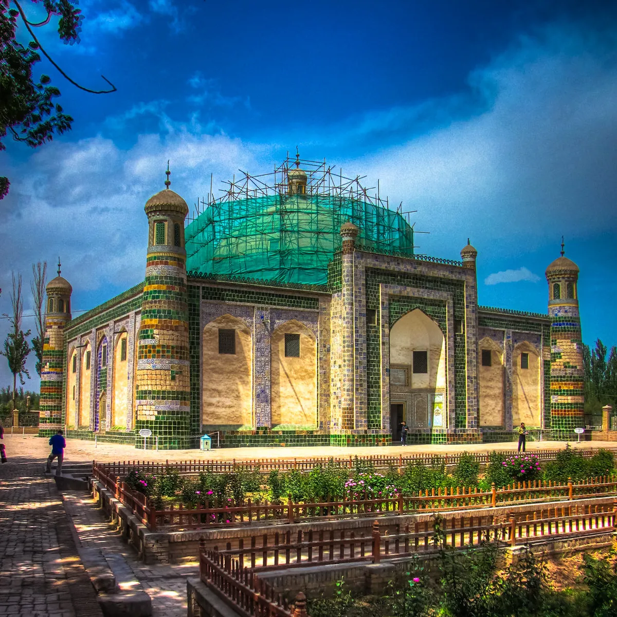 Apak Hoja Mausoleum
