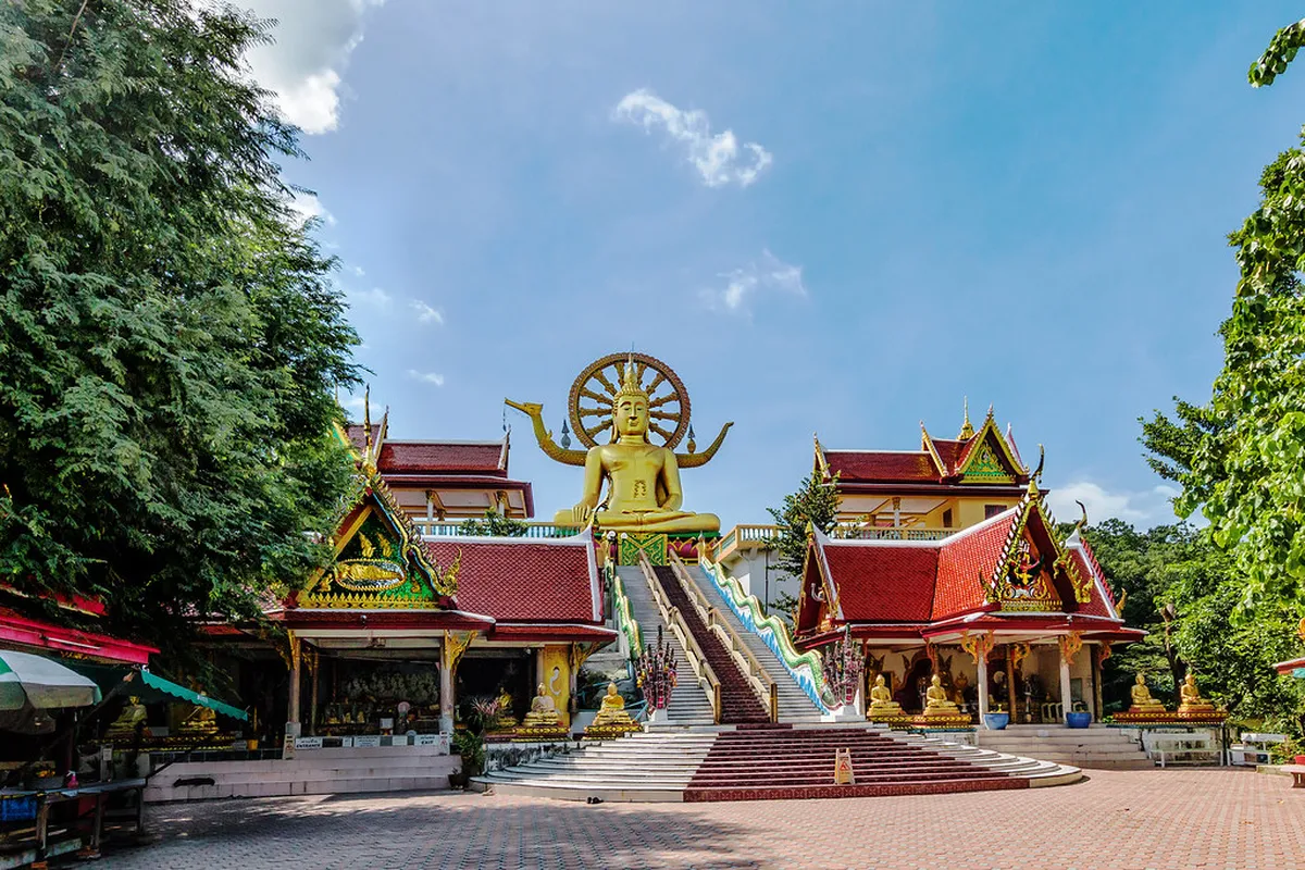 Big Buddha Temple (Wat Phra Yai)