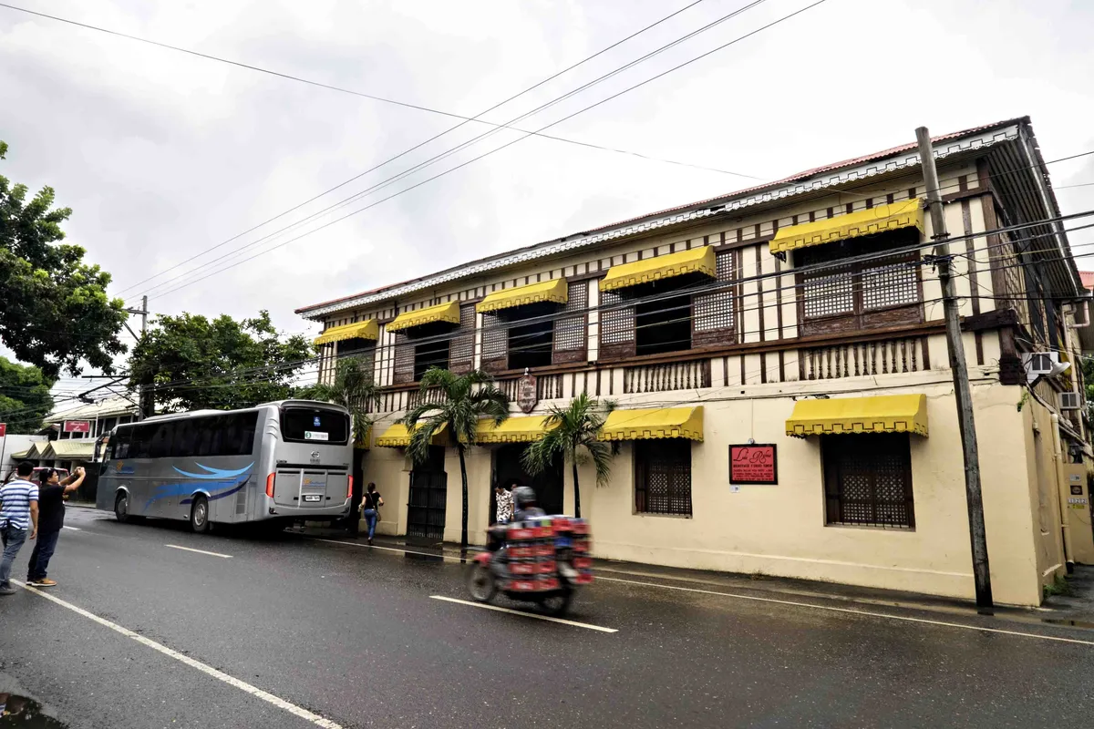 Camiña Balay nga Bato