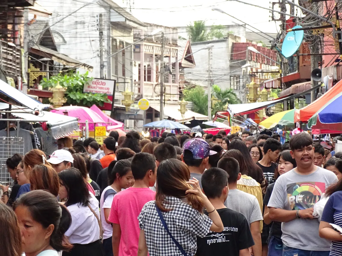 Kad Kong Ta Street Market