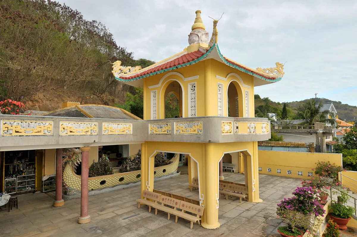 Niet Ban Tinh Xa Temple