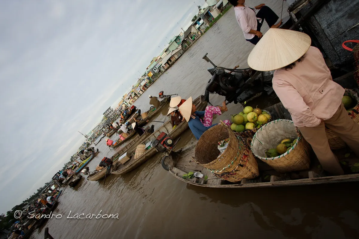 Phong Dien Floating Market
