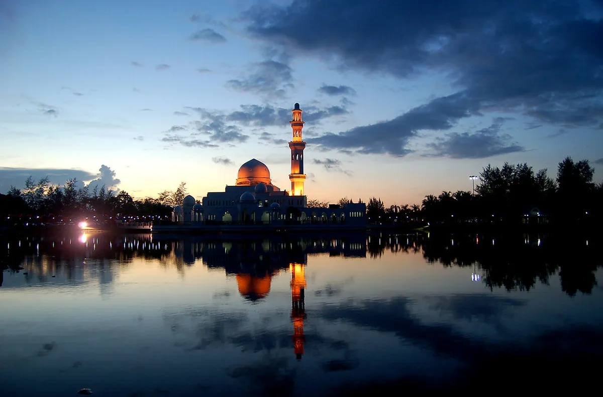 Tengku Tengah Zaharah Mosque (Floating Mosque)