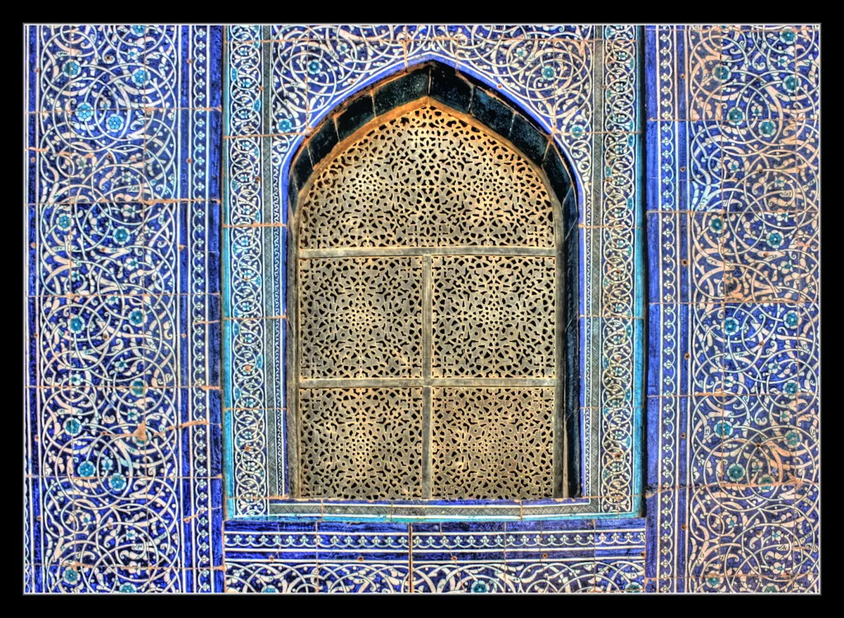 Tosh-Hovli Palace