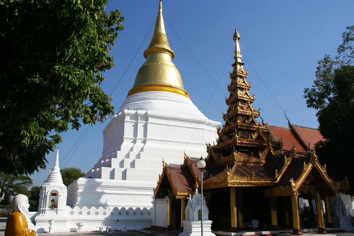 Wat Phra Kaeo Don Tao