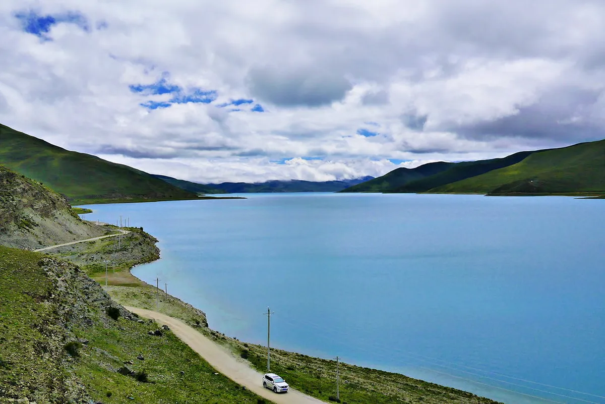 Yamdrok Lake